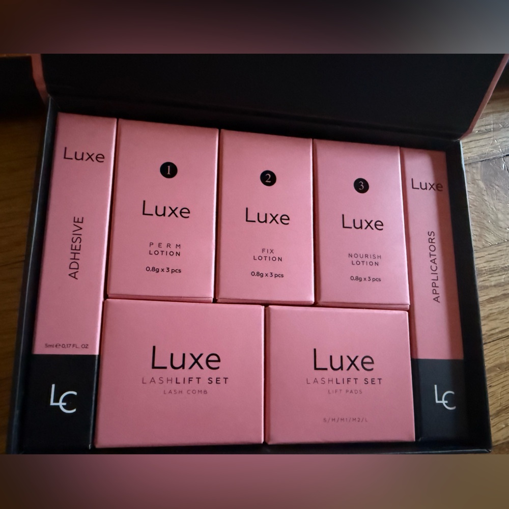Luxe Lashlift Kit and Tint Kit - Picture 3 of 6